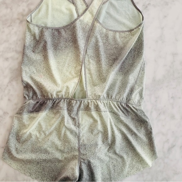 Lululemon Chase Me Onesie Green 8 Romper Jumper - Picture 6 of 8